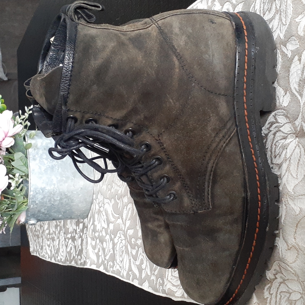 AS98 SUEDE BOOTIES